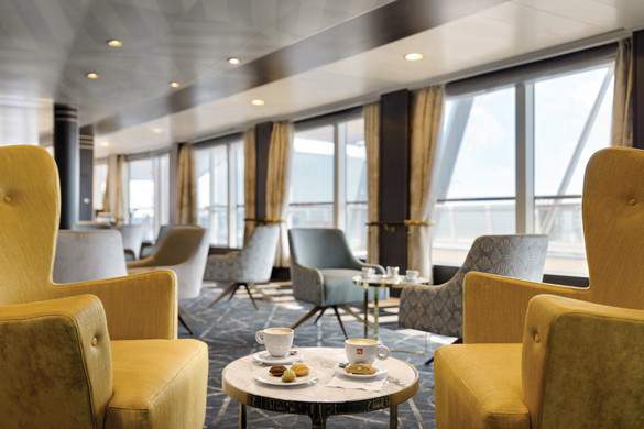 Oceania Riviera - Baristas 3.jpg